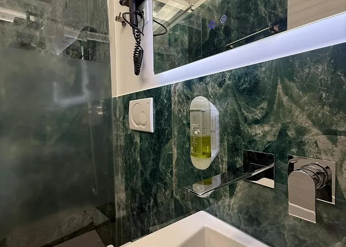 Гостевой дом Irooms - Spanish Steps 4*