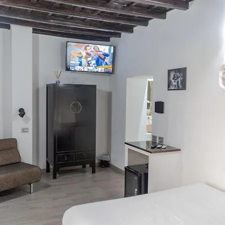 Konukevi Irooms - Spanish Steps Roma