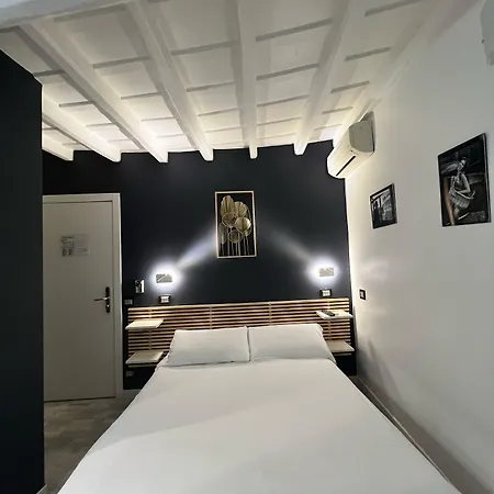 Guest house Irooms - Spanish Steps 4*
