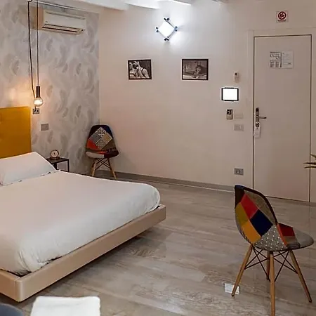 Gasthuis Irooms - Spanish Steps Rome