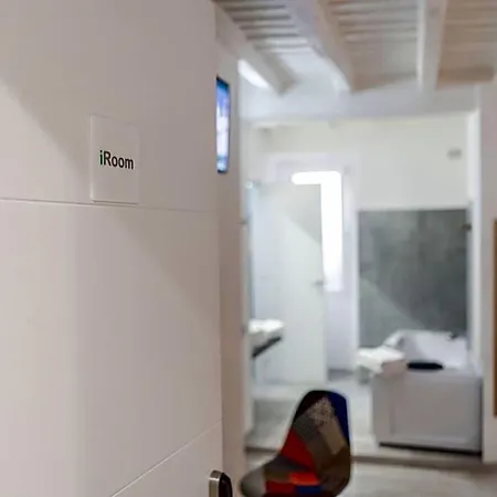 Irooms - Spanish Steps