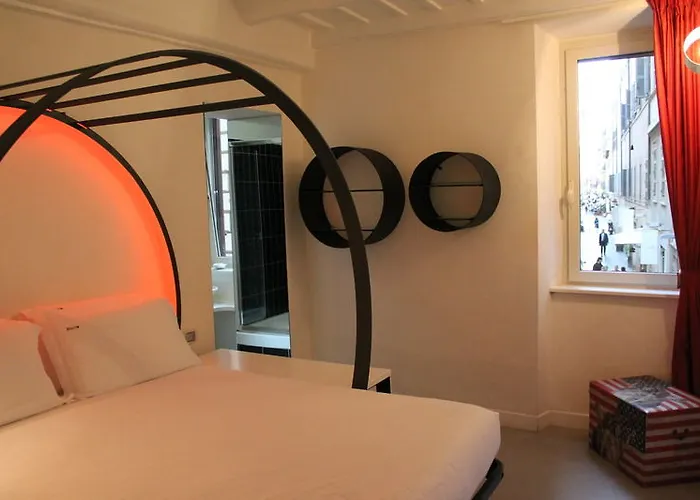 Irooms - Spanish Steps