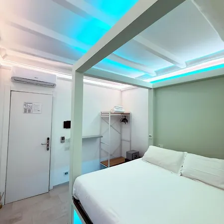 Irooms - Spanish Steps 4* רומא