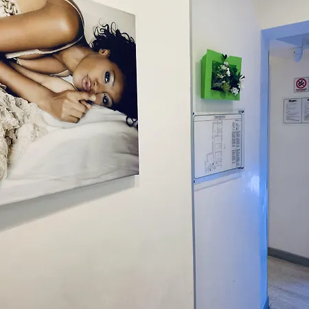 Irooms - Spanish Steps Πανσιόν 4*